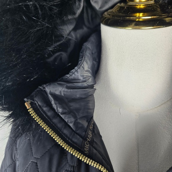 Michael‎ Kors Women Black Quilted Puffer Jacket Hooded Faux Fur Trim Gold Logo M - Picture 4 of 14